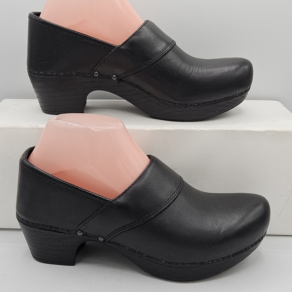 Dansko classic 2" heel leather clogs size 38 US size 7.5/ 8 - Picture 16 of 16